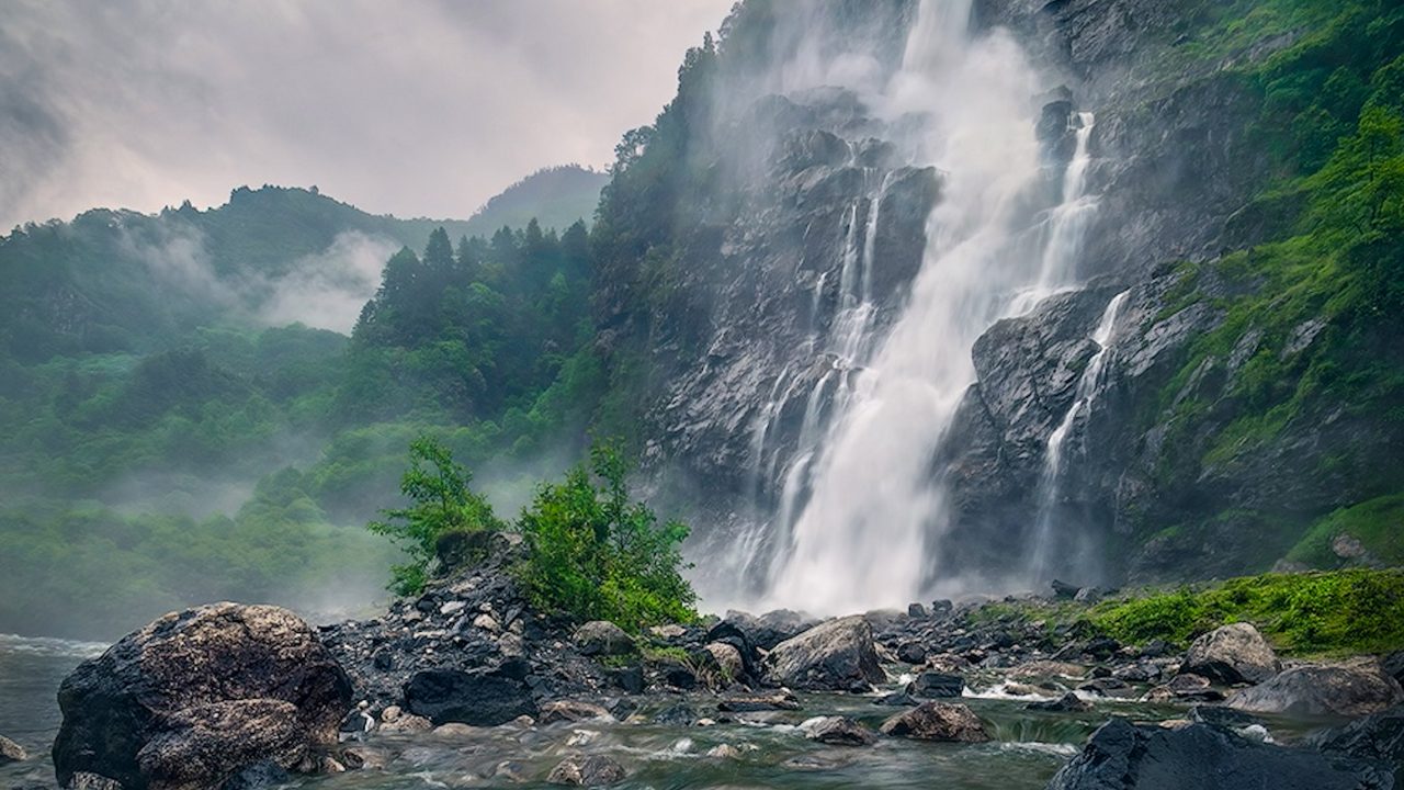 Nuranang Falls
